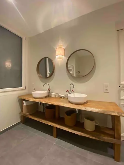 A La Belle Epoque Appartement T2 76M2 3 Etoiles Proche Centre Parking Prive Aix-les-Bains Apartment