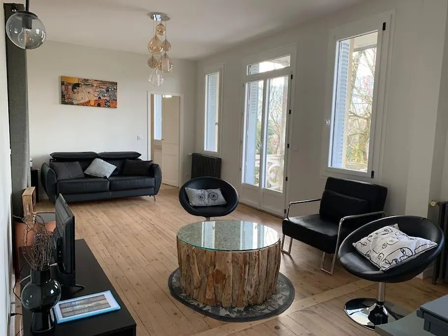 A La Belle Epoque Appartement T2 76M2 3 Etoiles Proche Centre Parking Prive Aix-les-Bains